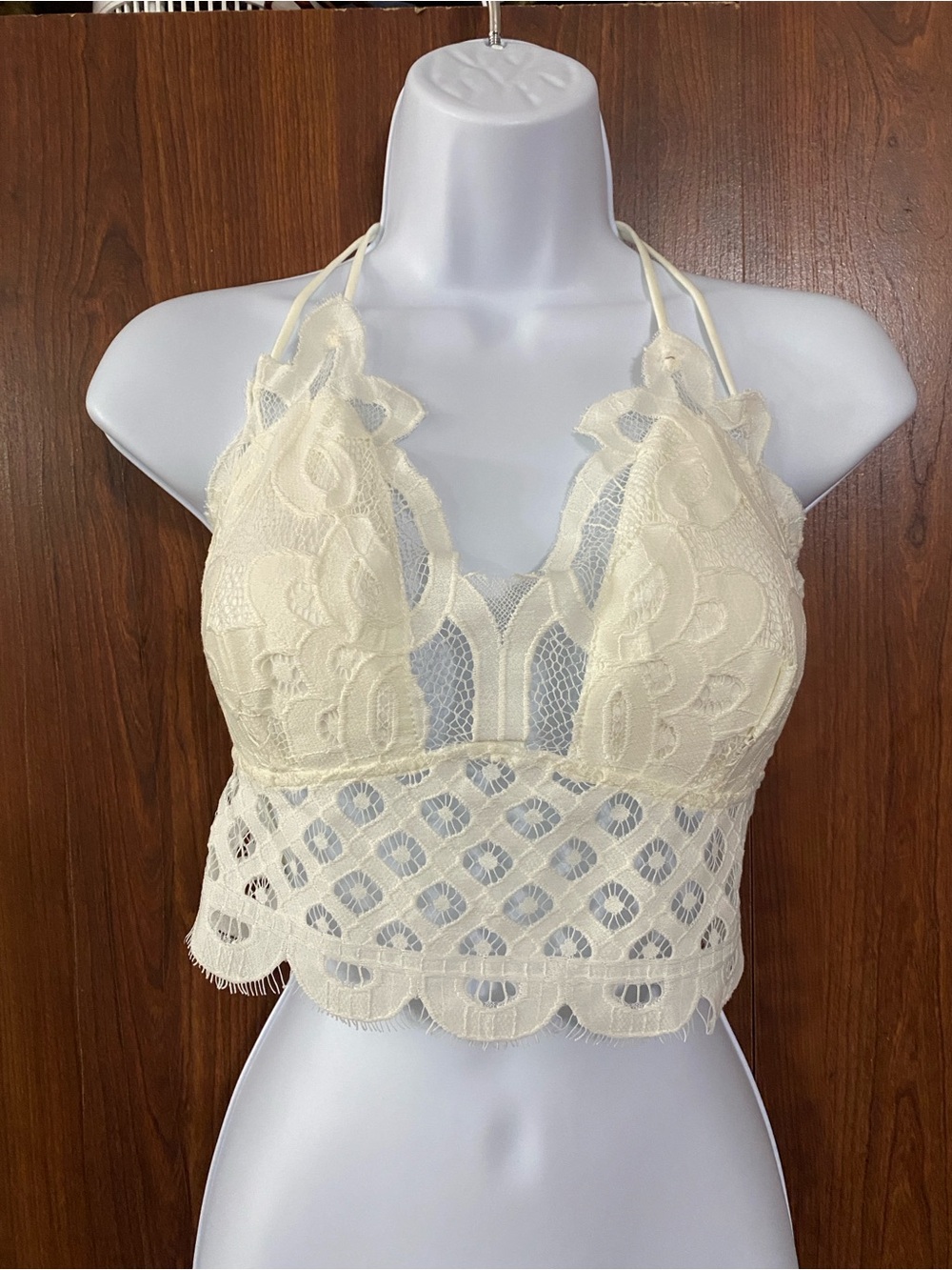 Zenana Outfitters Cream Lace Halter Crop Bralette